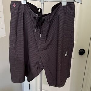 Volcom Men's Cinch Fly Charcoal Board Shorts